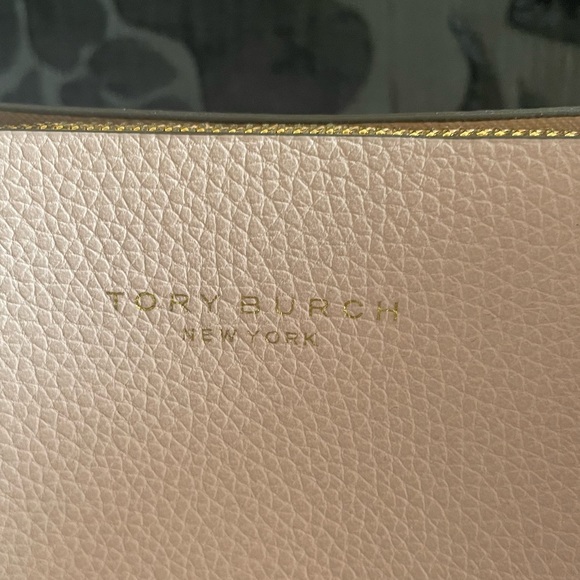 Tory Burch Perry Triple Compartment Tote - Picture 5 of 15